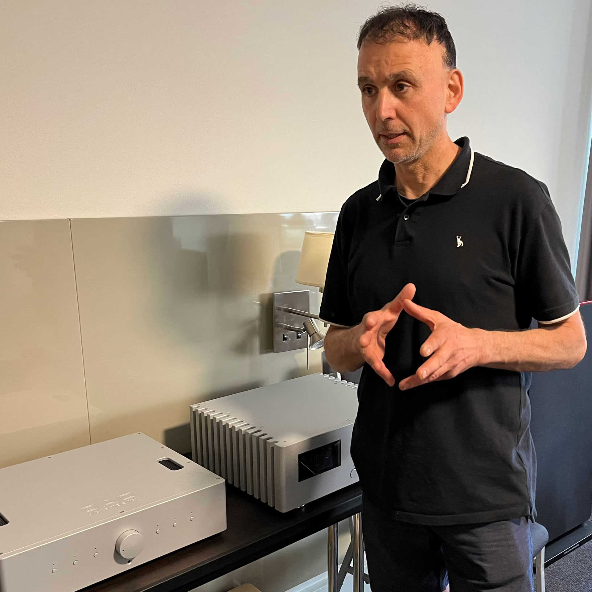 jon desensi australian made hifi amplifier maker oad ultra fidelity