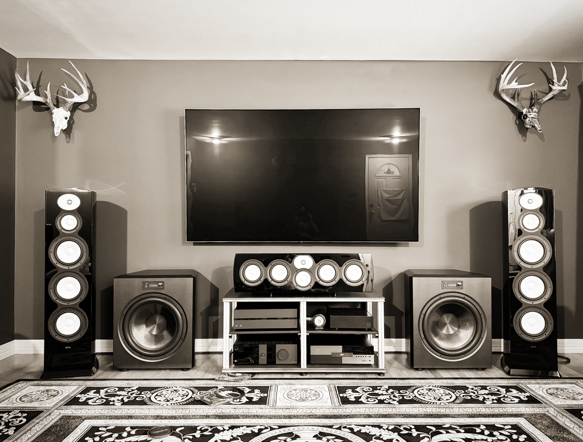 S2 EP020 Subwoofers – Inside the “no compromise” design, attitude and engineering of Harbottle Audio.