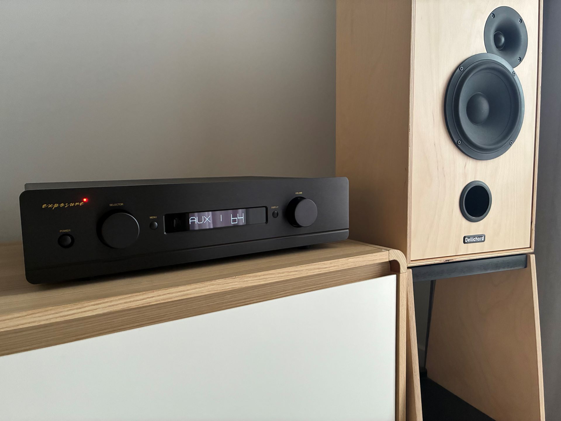 Exposure HiFi 5510 integrated amp during review testing sound.